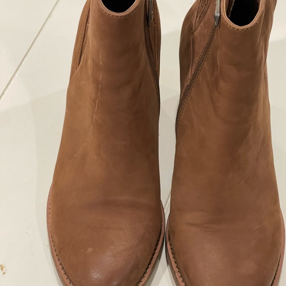 Blondo Women’s Waterproof Ankle Boot - Picture 11 of 15